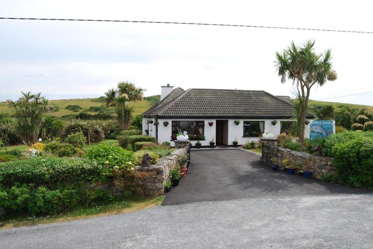 The Ocean Wave Bed & Breakfast Cleggan Eksteriør bilde