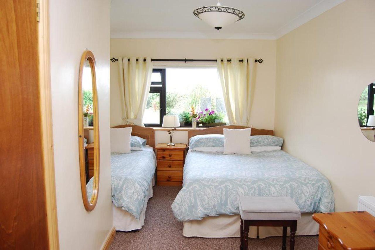 The Ocean Wave Bed & Breakfast Cleggan Eksteriør bilde
