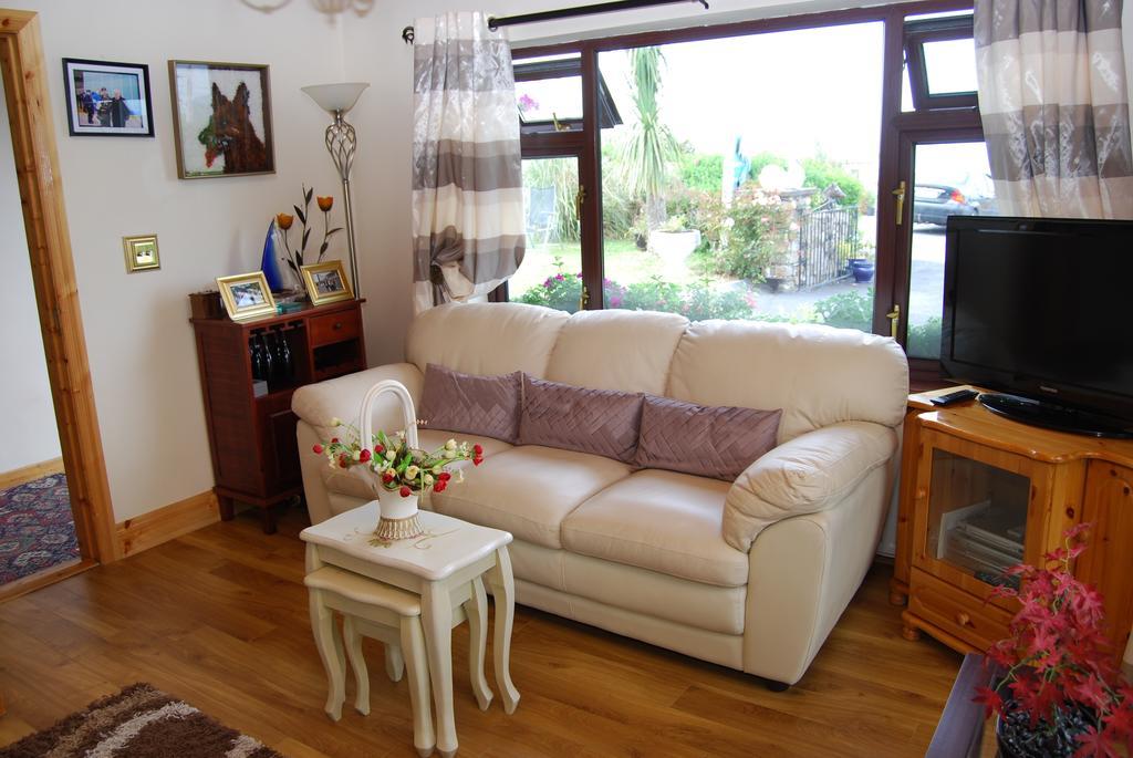 The Ocean Wave Bed & Breakfast Cleggan Eksteriør bilde